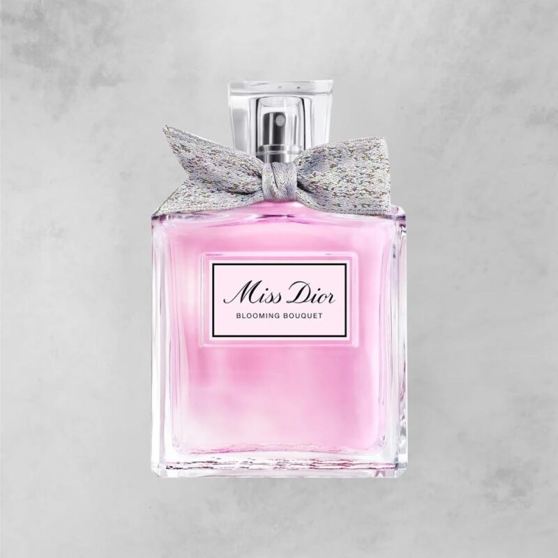 میس دیور بلومینگ بوکت